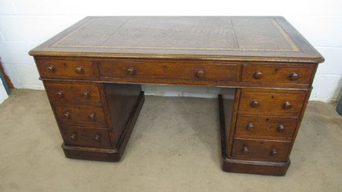 19th century oak pedestal desk - CATEGORY: ANTIQUE DESKS - DATED 1860