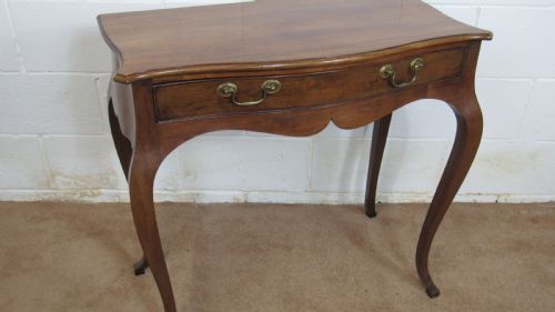 elegant georgian side table - CATEGORY: ANTIQUE TABLES - DATED 1800