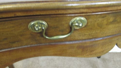 ELEGANT GEORGIAN SIDE TABLE - ADDITIONAL PHOTO 11