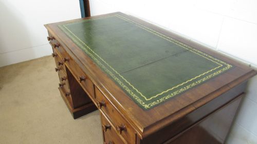 VICTORIAN MAHOGANY PEDESTAL DESK - ADDITIONAL PHOTO 3