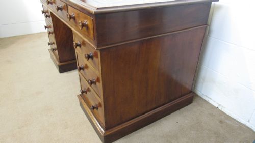 VICTORIAN MAHOGANY PEDESTAL DESK - ADDITIONAL PHOTO 5