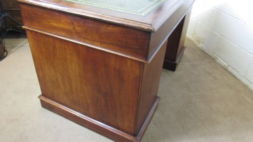 VICTORIAN MAHOGANY PEDESTAL DESK - ADDITIONAL PHOTO 9