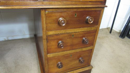 VICTORIAN MAHOGANY PEDESTAL DESK - ADDITIONAL PHOTO 12