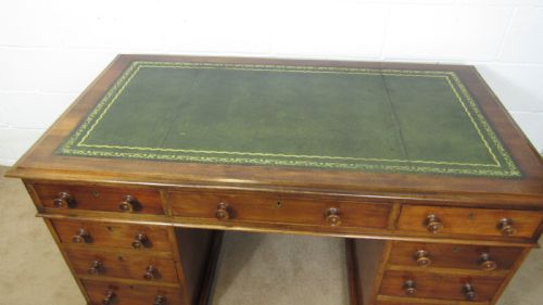 VICTORIAN MAHOGANY PEDESTAL DESK - ADDITIONAL PHOTO 13