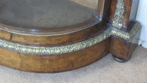 SUPERB WALNUT CREDENZA - ADDITIONAL PHOTO 4