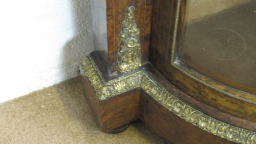 SUPERB WALNUT CREDENZA - ADDITIONAL PHOTO 15