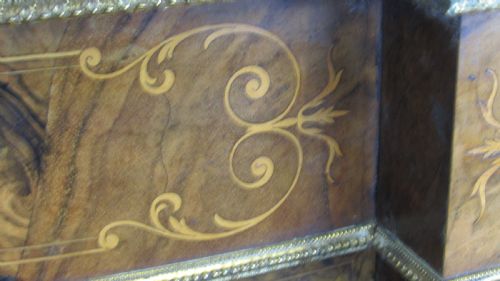 SUPERB WALNUT CREDENZA - ADDITIONAL PHOTO 16