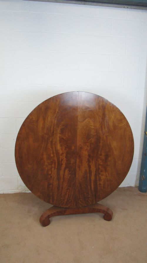 SUPERB MAHOGANY CENTRE TABLE - ADDITIONAL PHOTO 2