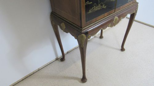 SUPERB WALNUT CHINOISERIE COCKTAIL CABINET - ADDITIONAL PHOTO 8
