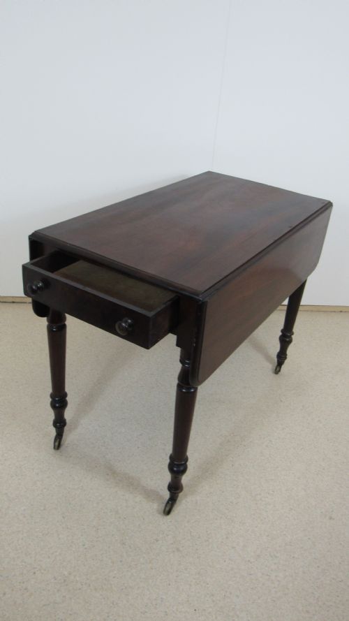 CUBAN MAHOGANY PEMBROKE TABLE - ADDITIONAL PHOTO 2