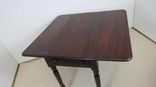CUBAN MAHOGANY PEMBROKE TABLE - ADDITIONAL PHOTO 6