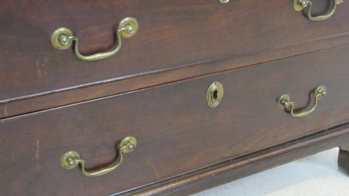 LOVELY SMALL GEORGIAN CHEST - ADDITIONAL PHOTO 9