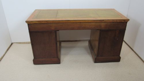 VERY NICE SATIN BIRCH PEDESTAL DESK - ADDITIONAL PHOTO 7