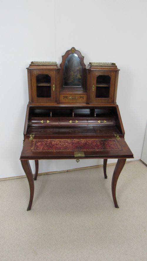 LOVELY WALNUT LADIES DESK - ADDITIONAL PHOTO 12