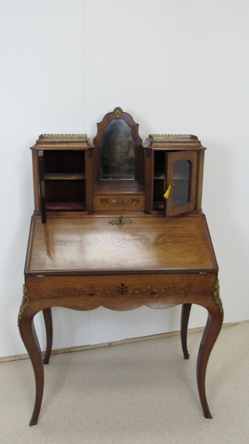 LOVELY WALNUT LADIES DESK - ADDITIONAL PHOTO 16