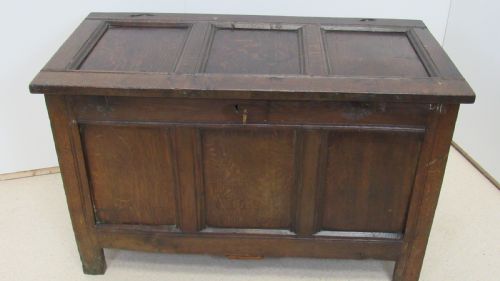 ANTIQUE OAK COFFER BEDDING BOX - ADDITIONAL PHOTO 2