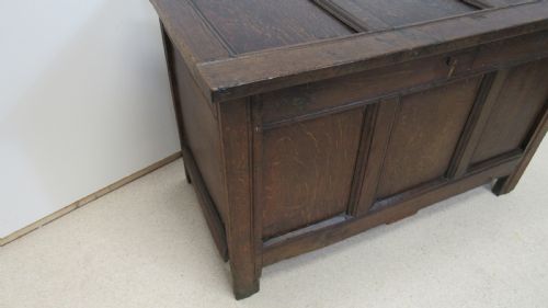 ANTIQUE OAK COFFER BEDDING BOX - ADDITIONAL PHOTO 5