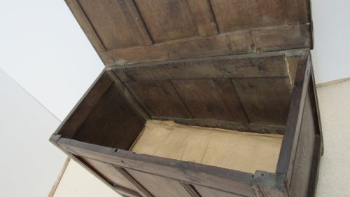 ANTIQUE OAK COFFER BEDDING BOX - ADDITIONAL PHOTO 6