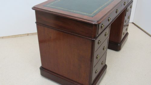 MAHOGANY VICTORIAN DESK - ADDITIONAL PHOTO 11