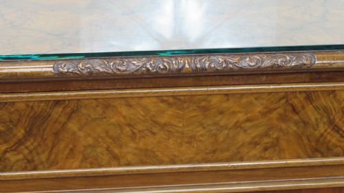 SUPERB WALNUT SIDE TABLE - ADDITIONAL PHOTO 3