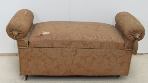 UNUSUAL LARGE OTTOMAN - ADDITIONAL PHOTO 1