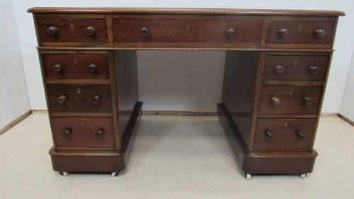 GOOD VICTORIAN MAHOGANY PEDESTAL DESK - ADDITIONAL PHOTO 3