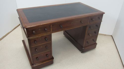 GOOD VICTORIAN MAHOGANY PEDESTAL DESK - ADDITIONAL PHOTO 14