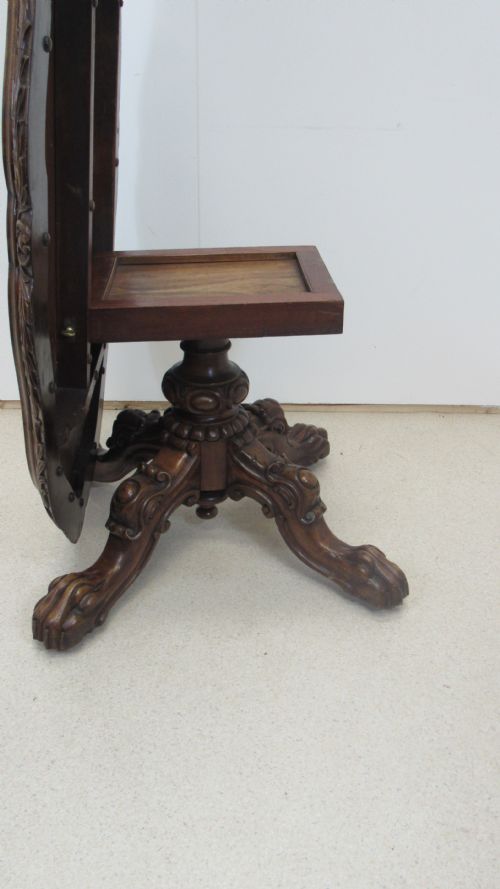 SUPERB WALNUT IRISH CENTRE TABLE - ADDITIONAL PHOTO 6