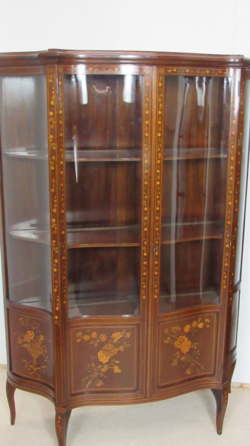 WONDERFUL EDWARDIAN PAIR OF SERPENTINE INLAID DISPLAY CABINETS - ADDITIONAL PHOTO 2