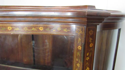 WONDERFUL EDWARDIAN PAIR OF SERPENTINE INLAID DISPLAY CABINETS - ADDITIONAL PHOTO 17