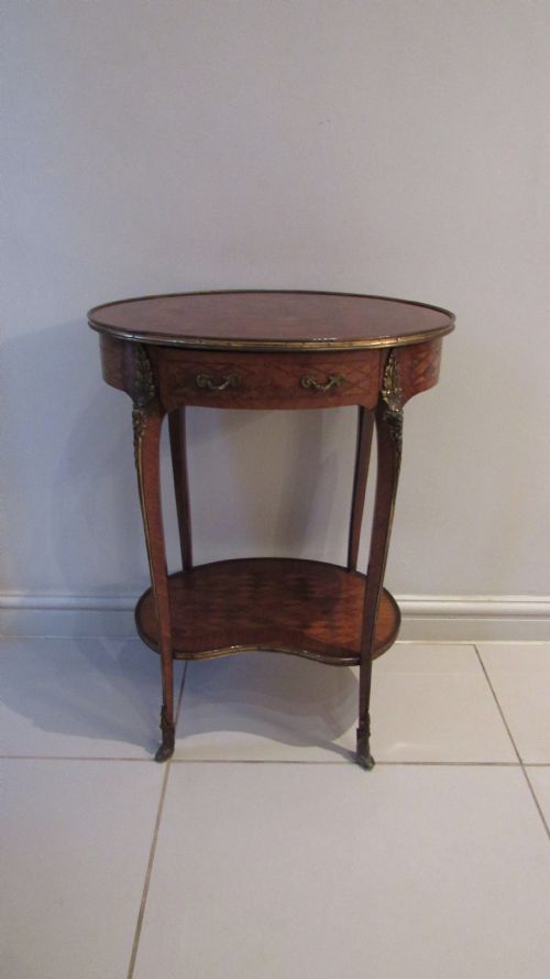 BEAUTIFUL LAMP TABLE - ADDITIONAL PHOTO 1