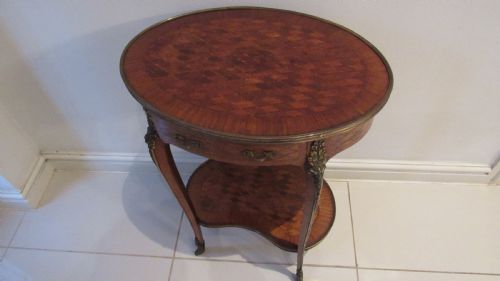BEAUTIFUL LAMP TABLE - ADDITIONAL PHOTO 3