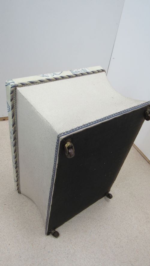 LOVELY UPHOLSTERED OTTOMAN - ADDITIONAL PHOTO 6