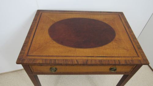 PRETTY 19TH CENTURY SIDE TABLE - ADDITIONAL PHOTO 1