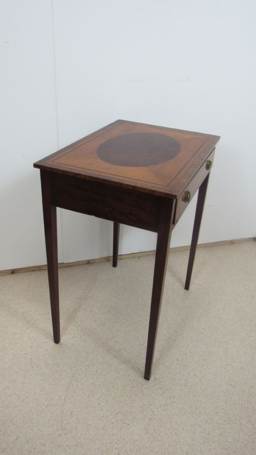PRETTY 19TH CENTURY SIDE TABLE - ADDITIONAL PHOTO 6