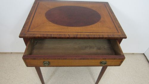 PRETTY 19TH CENTURY SIDE TABLE - ADDITIONAL PHOTO 11