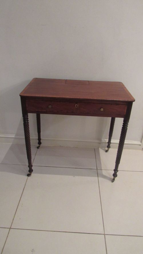 WONDERFUL GEORGIAN CHAMBER TABLE - ADDITIONAL PHOTO 3