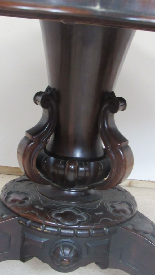 WONDERFUL SHAPED CIRCULAR ROSEWOOD TABLE - ADDITIONAL PHOTO 9