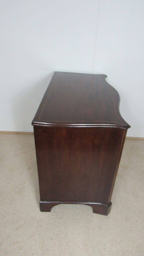 GEORGIAN MAHOGANY SERPENTINE CHEST OF DRAWERS - ADDITIONAL PHOTO 13