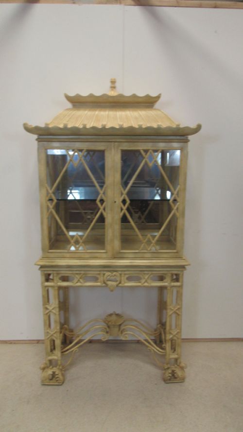 SUPERB DECORATIVE CHINESE INFLUENCE CABINET - ADDITIONAL PHOTO 2