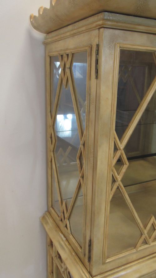 SUPERB DECORATIVE CHINESE INFLUENCE CABINET - ADDITIONAL PHOTO 14
