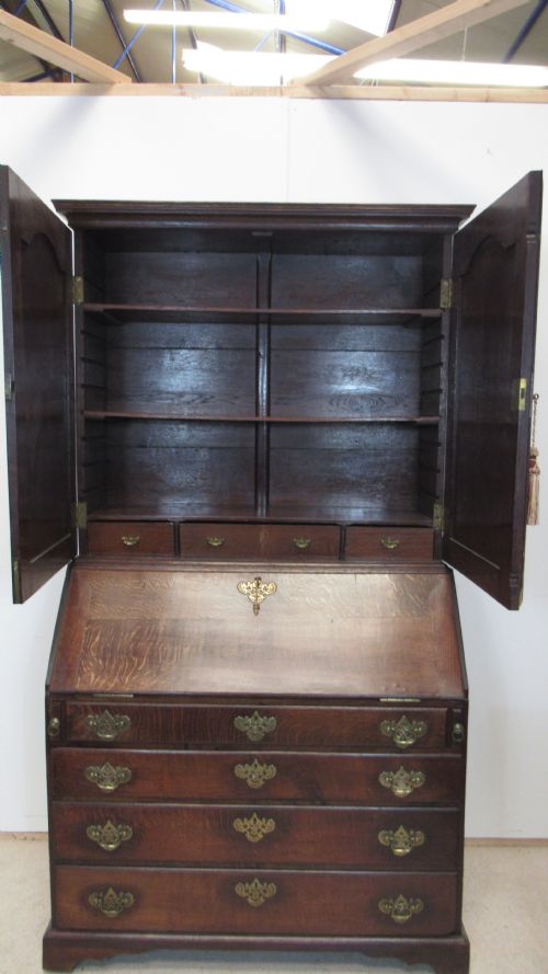 LOVELY 18TH CENTURY OAK BUREAU BOOKCASE - ADDITIONAL PHOTO 4
