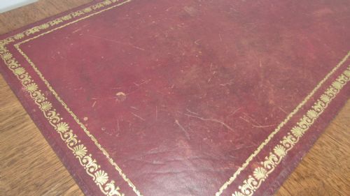 LOVELY RED WALNUT PEDESTAL DESK - ADDITIONAL PHOTO 3
