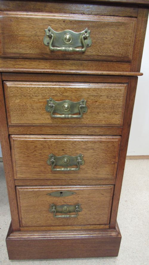 LOVELY RED WALNUT PEDESTAL DESK - ADDITIONAL PHOTO 6