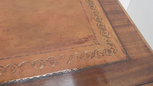 BEAUTIFUL VICTORIAN MAHOGANY PEDESTAL DESK - ADDITIONAL PHOTO 4