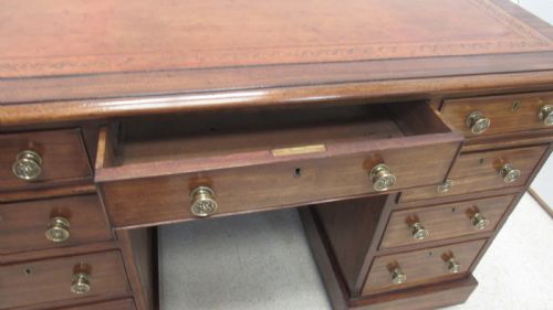 BEAUTIFUL VICTORIAN MAHOGANY PEDESTAL DESK - ADDITIONAL PHOTO 15