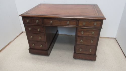 BEAUTIFUL VICTORIAN MAHOGANY PEDESTAL DESK - ADDITIONAL PHOTO 18