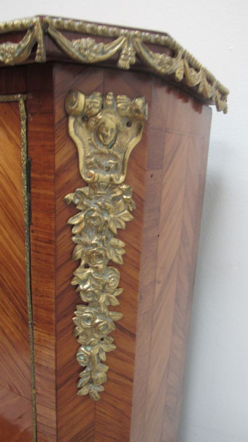 FABULOUS SIDE CABINET - ADDITIONAL PHOTO 1