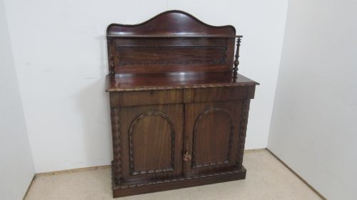 IMPOSING VICTORIAN MAHOGANY CHIFFIONERE - ADDITIONAL PHOTO 5