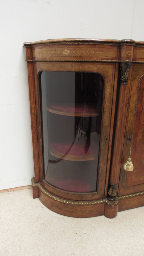 WONDERFUL QUALITY WALNUT CREDENZA - ADDITIONAL PHOTO 2